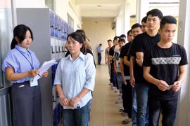 Lao động hết hợp đồng không về nước bị phạt 100 triệu đồng