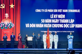Nửa thế kỷ phụng sự khát vọng Việt, Vinamilk đón nhận Huân chương Độc lập hạng Nhất 