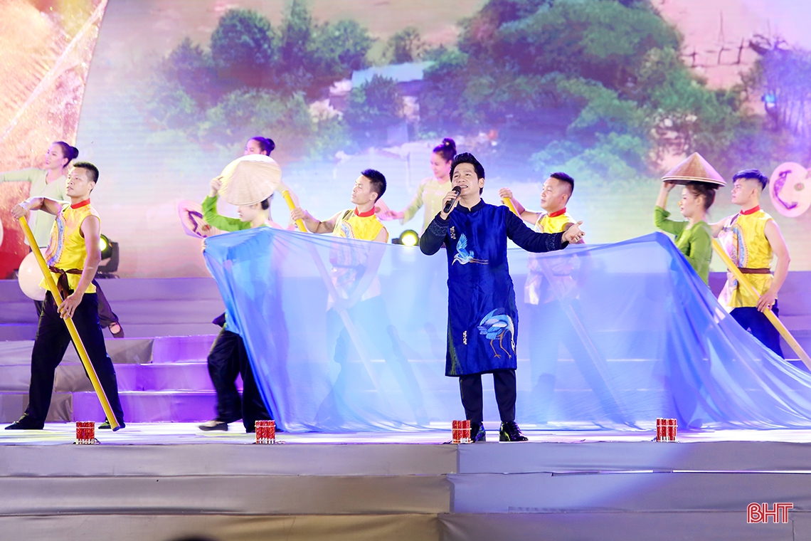 Hào hùng chương trình nghệ thuật “Bến Thủy anh hùng”