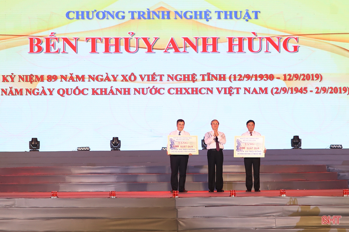 Hào hùng chương trình nghệ thuật “Bến Thủy anh hùng”