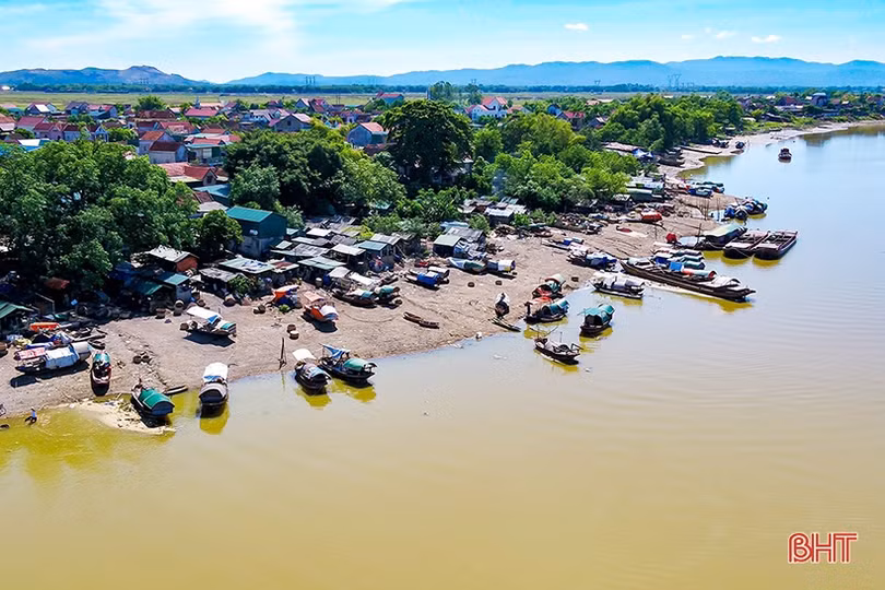 Tùy bút: Chuyện đời, sông sẽ kể