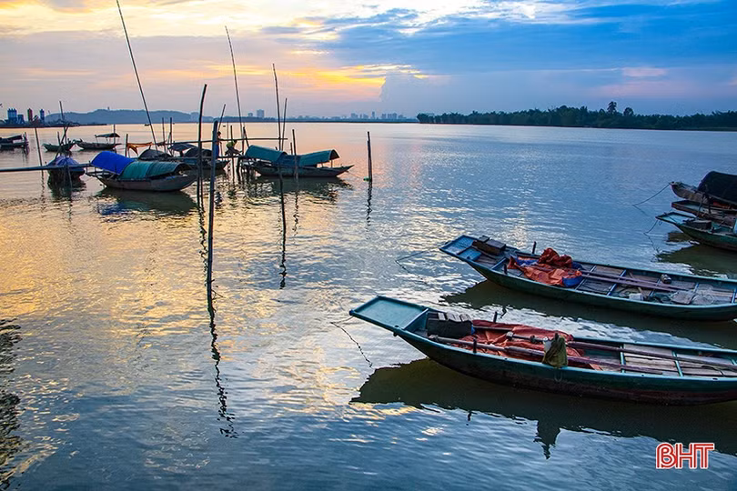 Tùy bút: Chuyện đời, sông sẽ kể