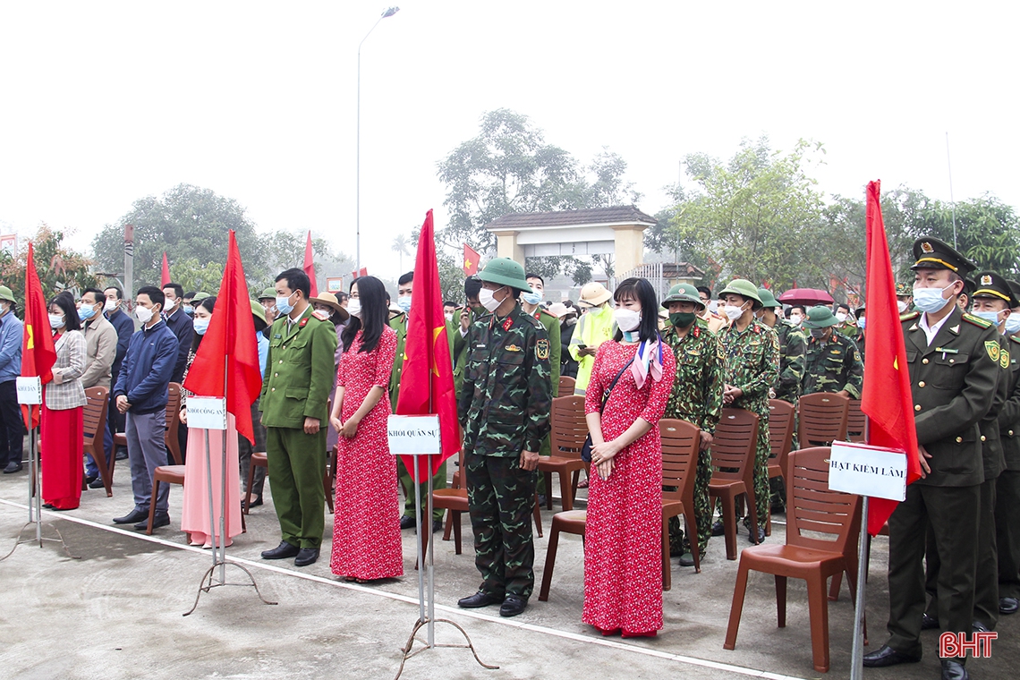 Chủ tịch UBND tỉnh Hà Tĩnh tham gia trồng cây tại các địa phương