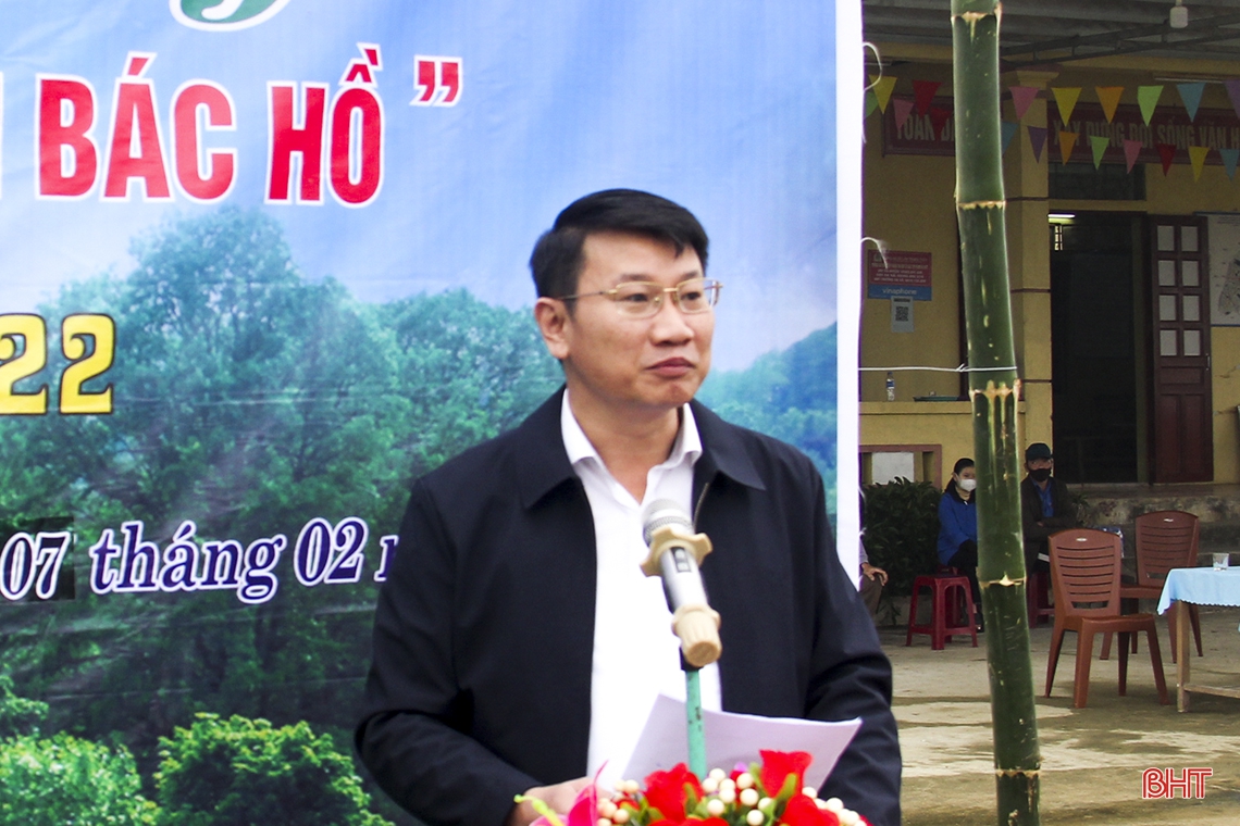 Chủ tịch UBND tỉnh Hà Tĩnh tham gia trồng cây tại các địa phương