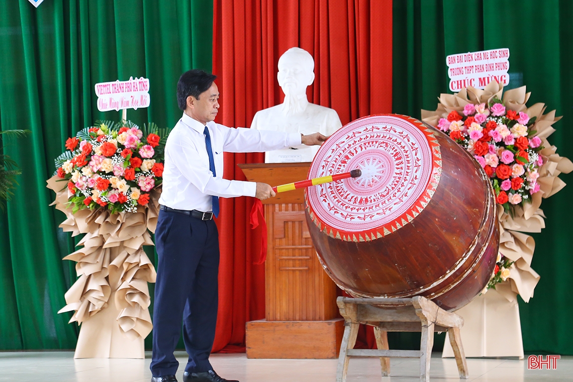 Lãnh đạo Hà Tĩnh chung vui lễ khai giảng năm học mới 2022 - 2023