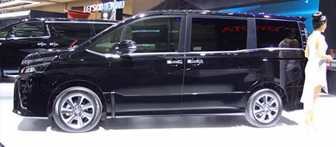 toyota voxy 2017 mpv dan anh cua innova trinh lang