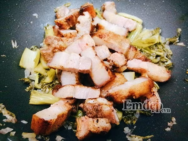 ngon ngo ngang mon thit heo quay kho cai chua khong phai ai cung biet