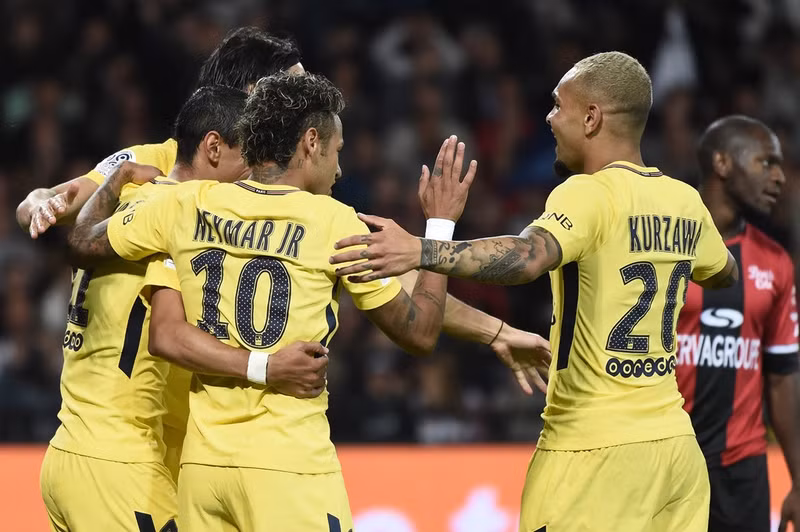 neymar ghi ban kien tao trong tran ra mat psg