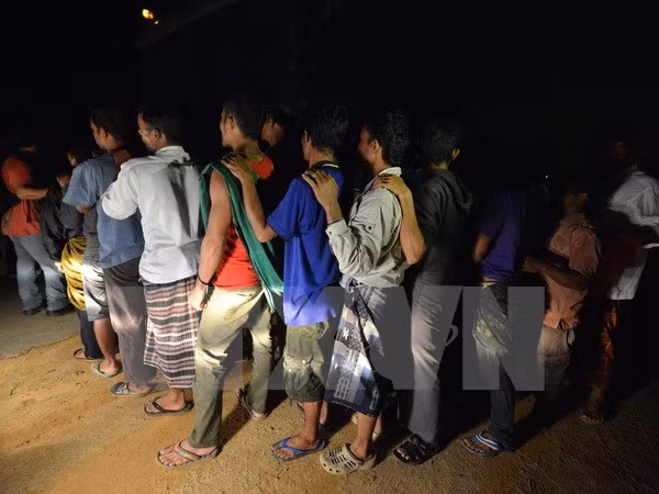 malaysia triet pha mot duong day lam giay to gia quy mo lon