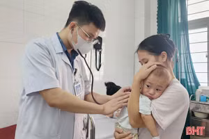 Hà Tĩnh: Trẻ nhập viện do RSV gia tăng, cần lưu ý điều gì?