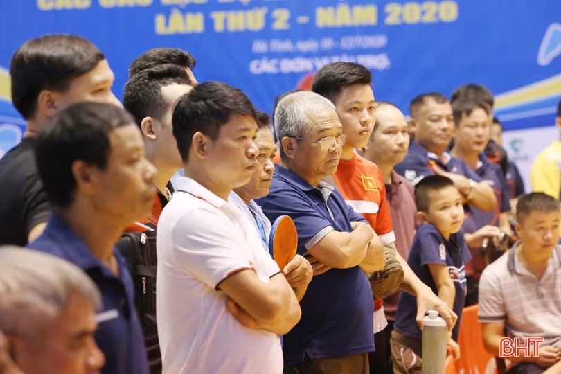 CLB Thành Đông vô địch nội dung đồng đội Giải bóng bàn CLB mở rộng Báo Hà Tĩnh 2020