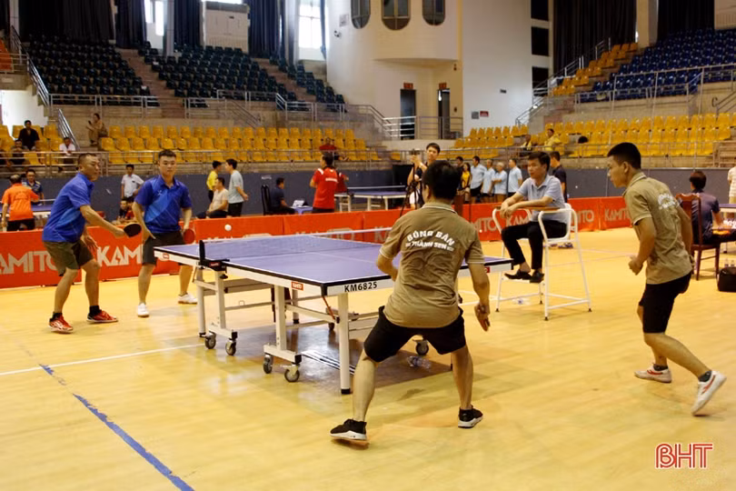 Các CLB huyện, thị thắng lớn ở giải đồng đội Giải bóng bàn các CLB mở rộng Báo Hà Tĩnh