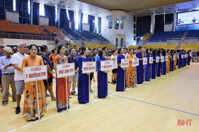 CLB Thành Đông vô địch nội dung đồng đội Giải bóng bàn CLB mở rộng Báo Hà Tĩnh 2020