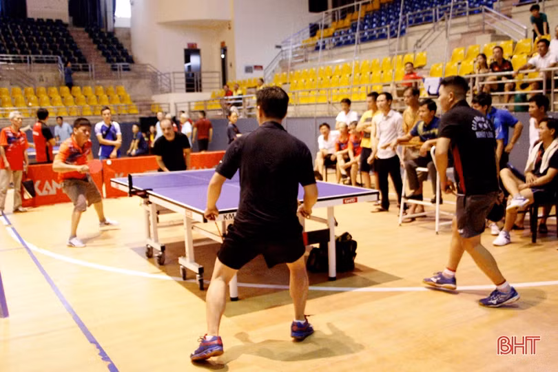 Các CLB huyện, thị thắng lớn ở giải đồng đội Giải bóng bàn các CLB mở rộng Báo Hà Tĩnh