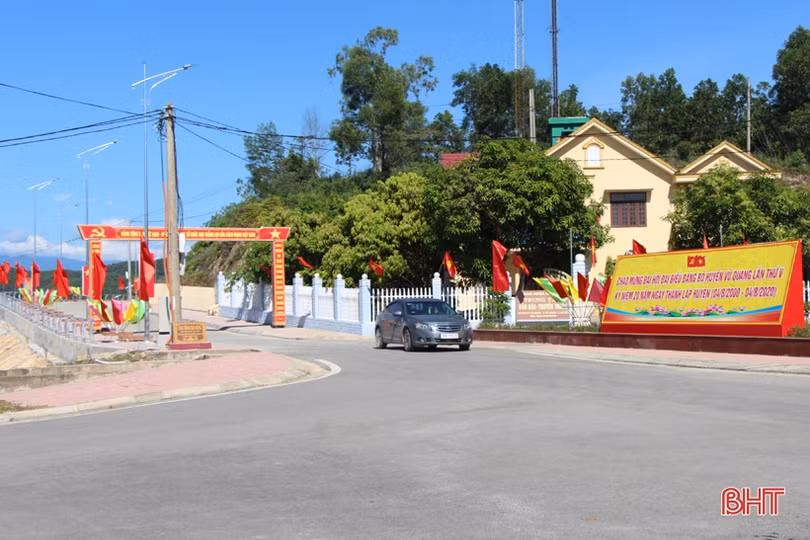 Huyện miền núi Hà Tĩnh rộn niềm vui hướng về đại hội Đảng