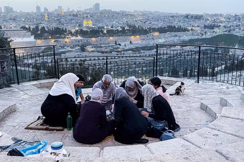 Người Hồi giáo trên khắp thế giới mừng tháng Ramadan