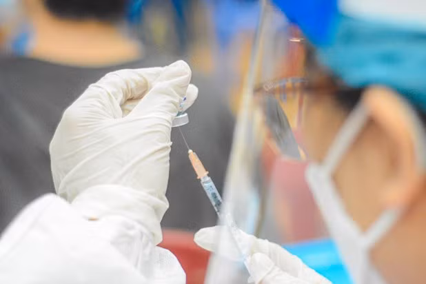 Bộ Y tế: Bắt buộc 100% cơ sở tiêm vaccine phòng COVID-19 cho trẻ từ 5 - dưới 12 tuổi phải ký số