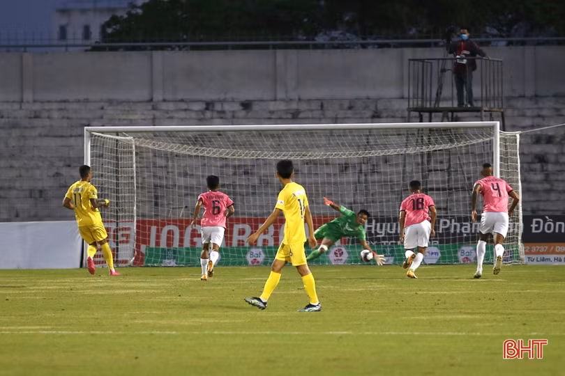 Hồng Lĩnh Hà Tĩnh chiến thắng trong ngày khai mạc Cúp Quốc gia 2022