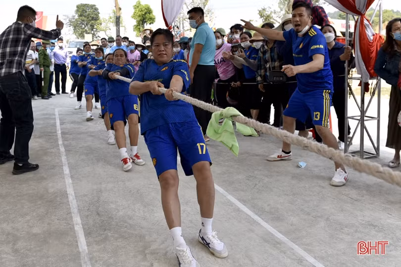 Đức Thọ giành giải nhất cả 3 nội dung thi đấu tại Giải Kéo co nam, nữ Hà Tĩnh