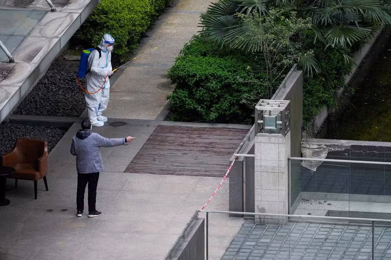 Số ca nhiễm COVID-19 ở thành phố lớn nhất Trung Quốc vẫn lập kỷ lục sau lệnh phong tỏa