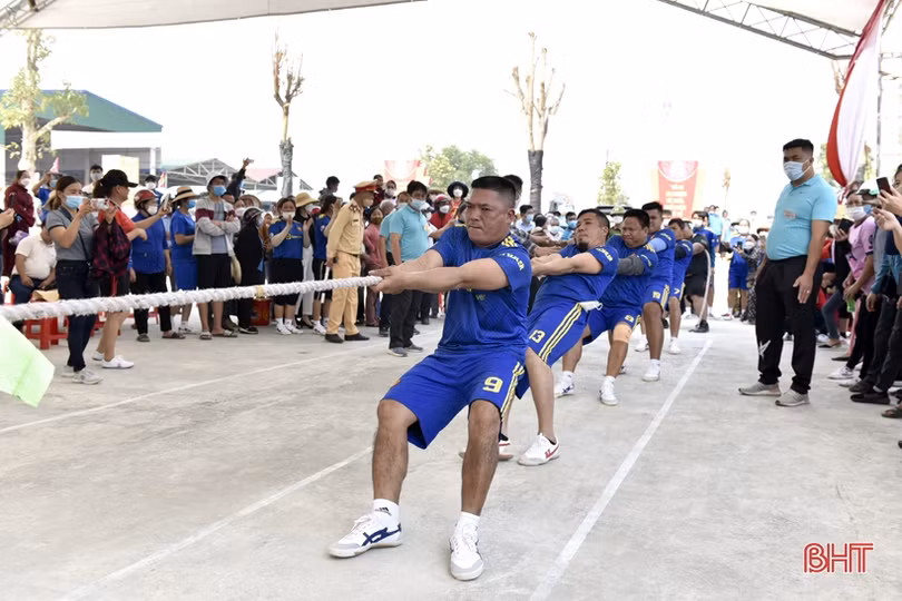 Đức Thọ giành giải nhất cả 3 nội dung thi đấu tại Giải Kéo co nam, nữ Hà Tĩnh