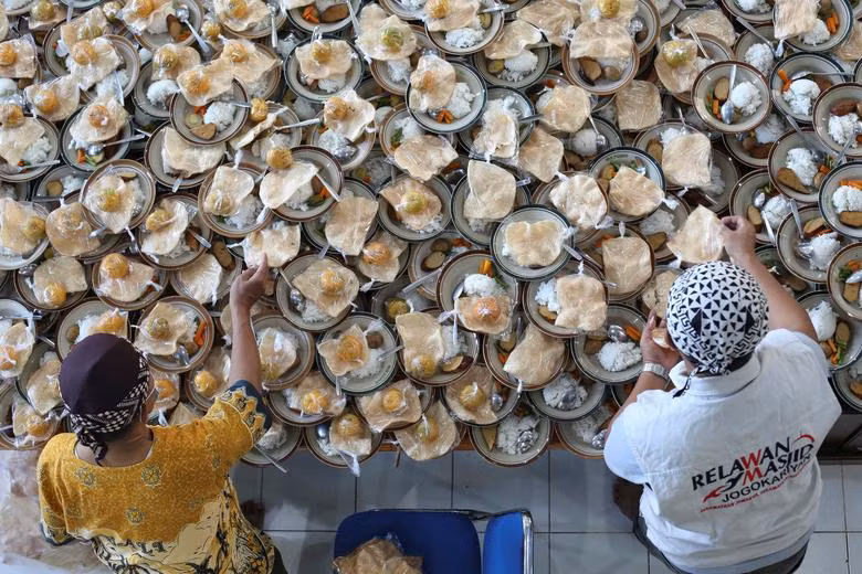 Người Hồi giáo trên khắp thế giới mừng tháng Ramadan