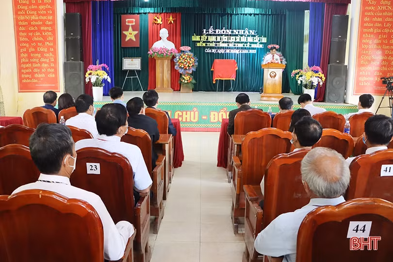 Đón nhận bằng xếp hạng di tích đền thờ Tổng Bí thư Lê Duẩn tại Hà Tĩnh