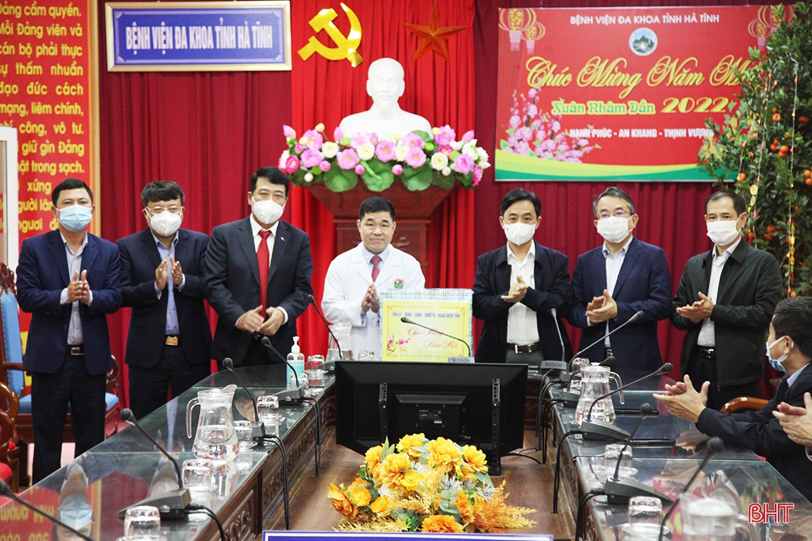 Phó Bí thư Thường trực Tỉnh ủy chúc tết các đơn vị dịp tết Nhâm Dần 2022