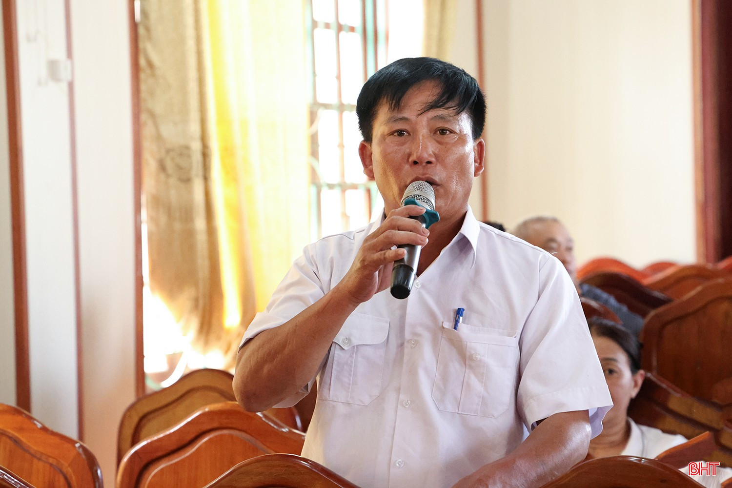 Cử tri Nguyễn Văn Hải (thôn Dư Nại, xã Xuân Lộc) kiến nghị tiếp tục bố trí nguồn lực đầu tư hệ thống đường giao thông, thủy lợi, đê điều...