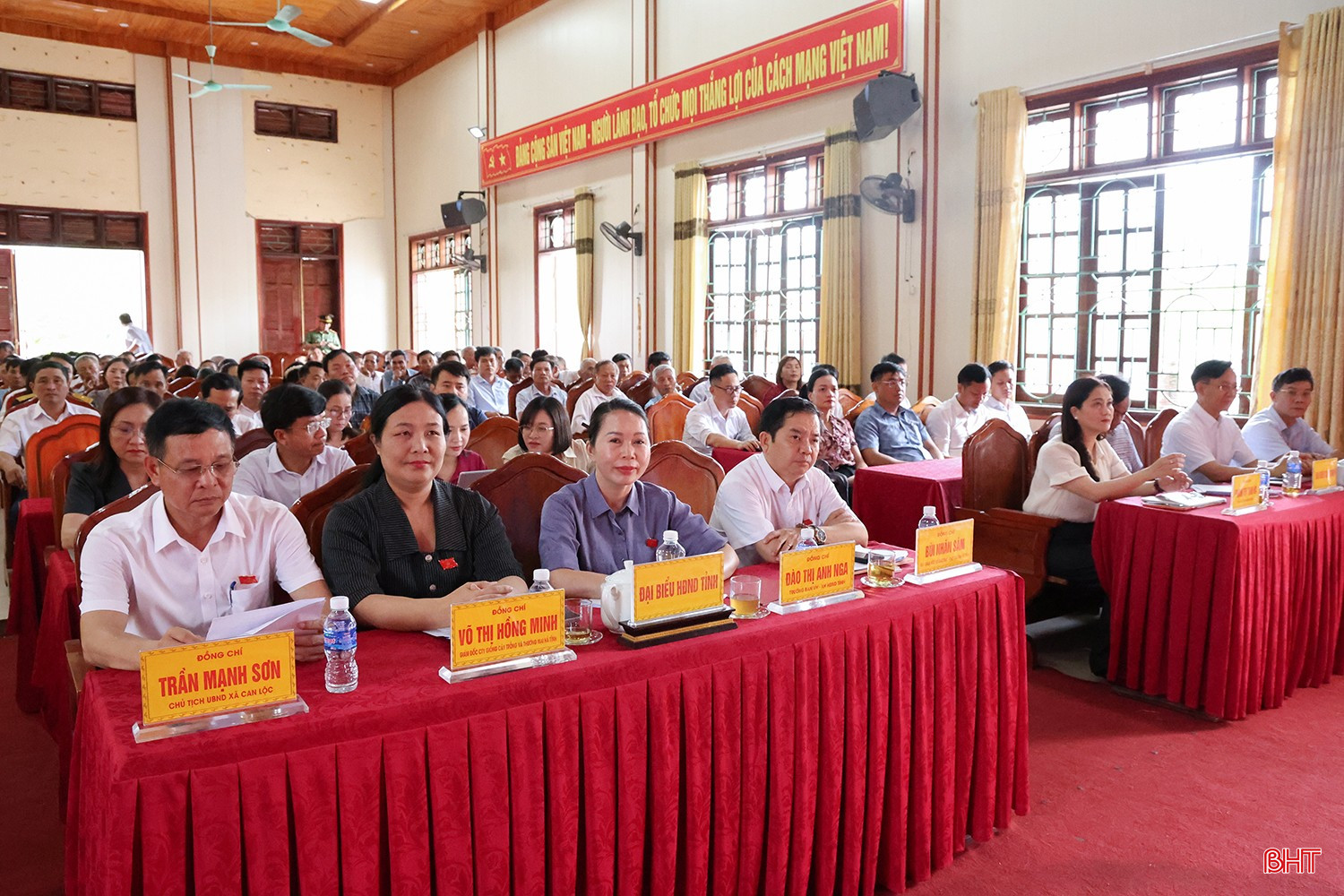 Đại biểu dự hội nghị.