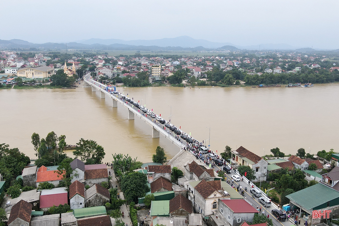 Cầu nối nhịp, hình thành các trục phát triển KT-XH của Hà Tĩnh