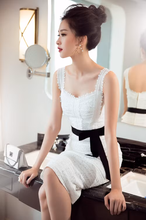 my nhan viet trang diem dep thang 8
