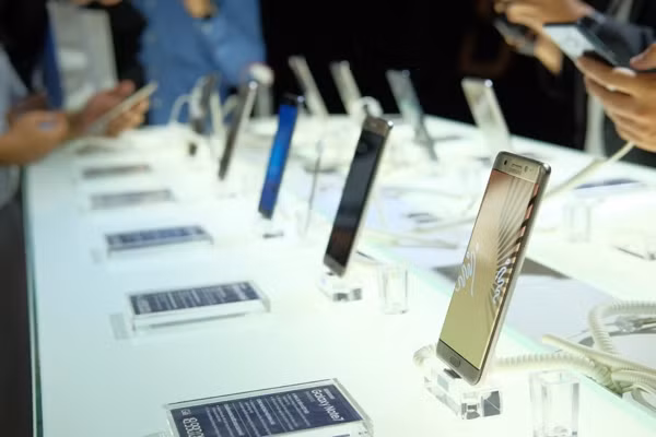 samsung tam dung ban note 7 o viet nam 1 doi 1 cho nguoi mua