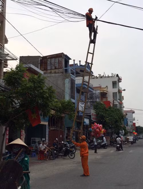 cuoi te ghe khi tat ca san sang nhung com chua bat nut