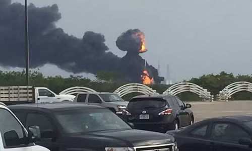 ten lua spacex bat ngo no tung ngay truoc gio phong