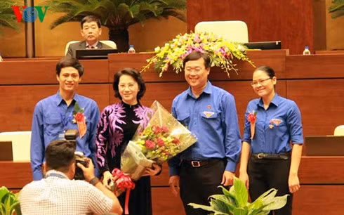 chu tich quoc hoi thanh nien can ren luyen de tam trong tri sang