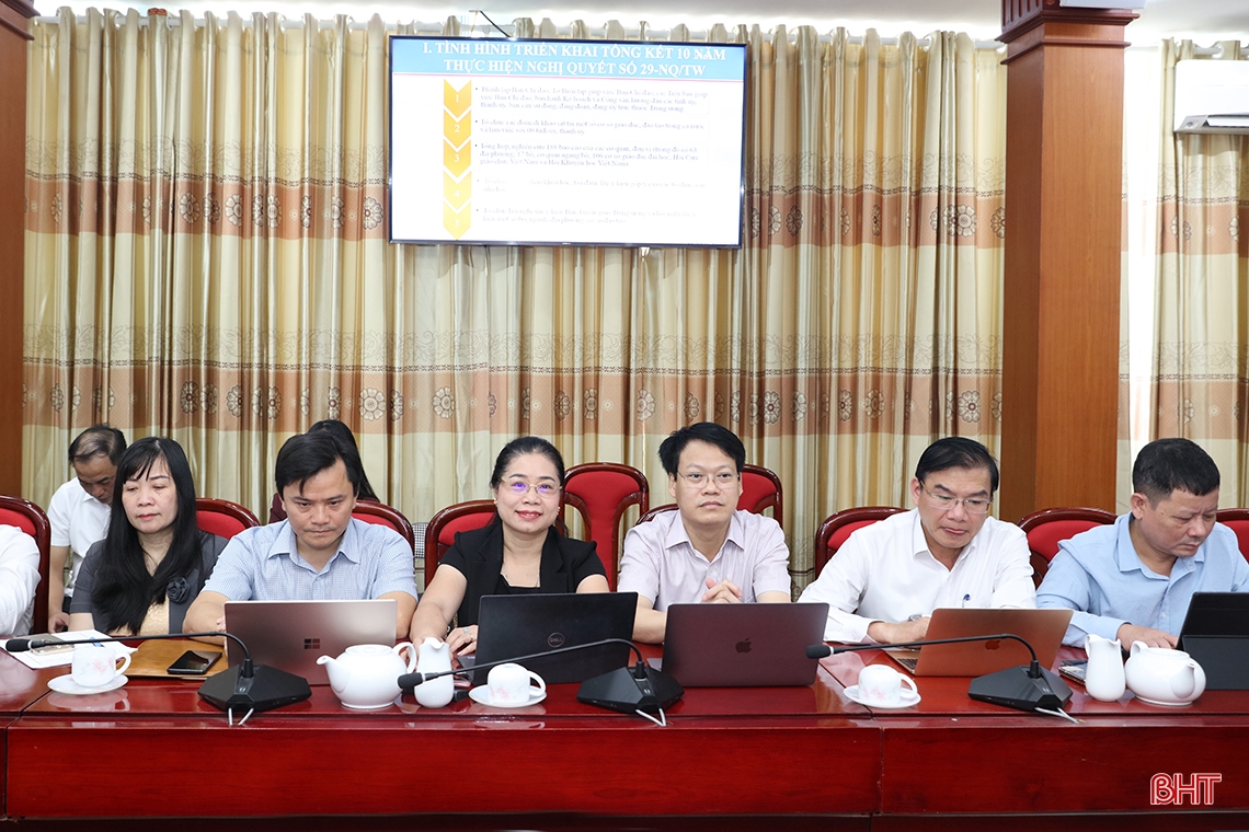 Xây dựng nền giáo dục hiện đại, phát triển toàn diện con người Việt Nam