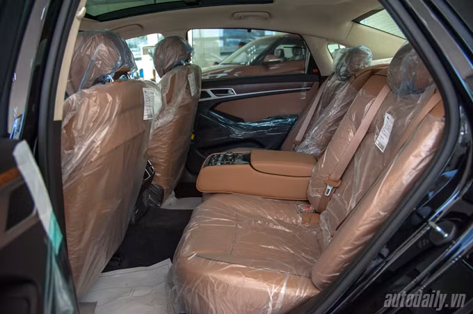 hyundai genesis sedan 2016 gia 2 5 ty dong tai viet nam