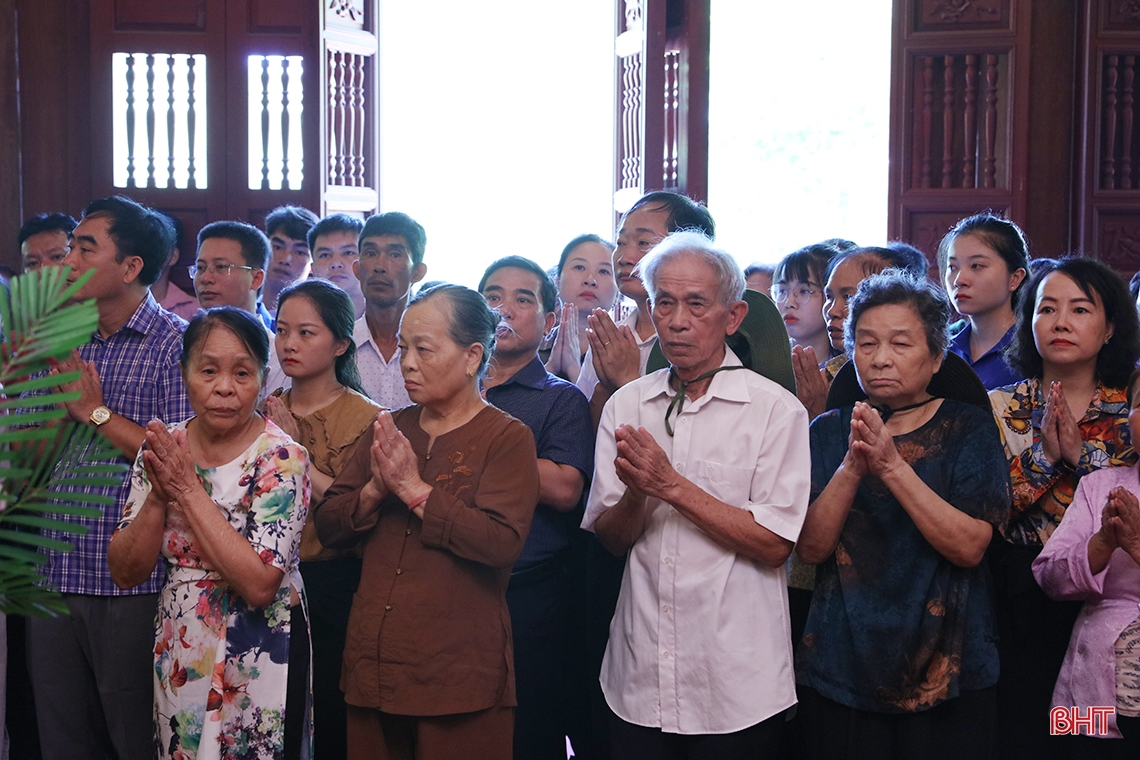 Trang trọng Lễ giỗ 10 nữ liệt sỹ thanh niên xung phong Ngã ba Đồng Lộc