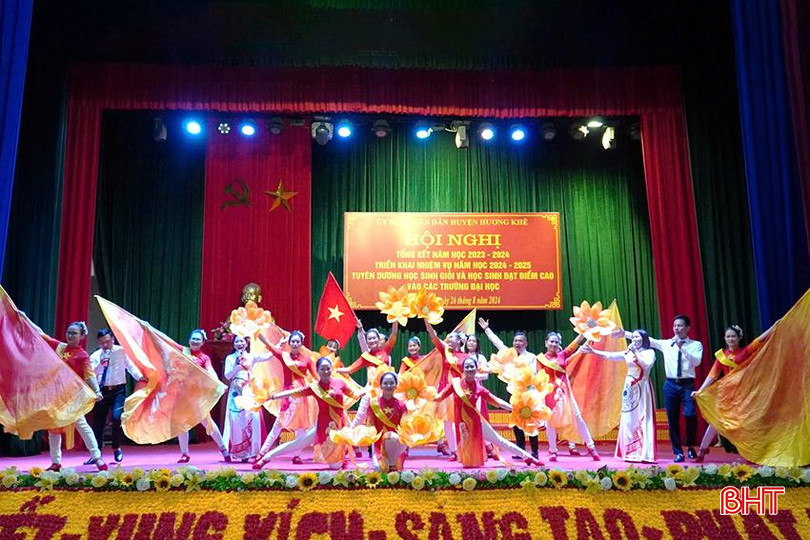 Chương trình văn nghệ tại hội nghị.