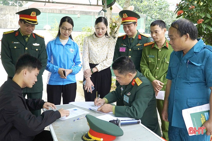 Toàn huyện Hương Khê có 470 nam công dân đủ điều kiện tham gia khám tuyển.