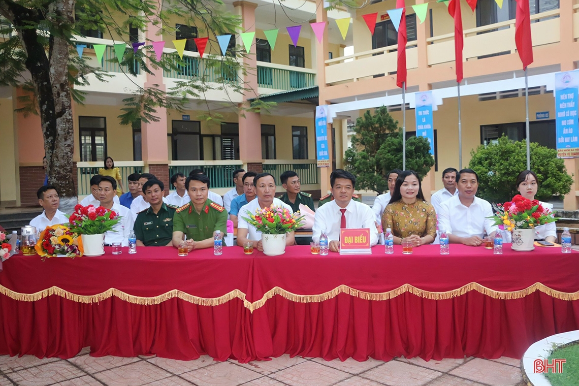 Lãnh đạo Hà Tĩnh chung vui lễ khai giảng năm học mới 2022 - 2023