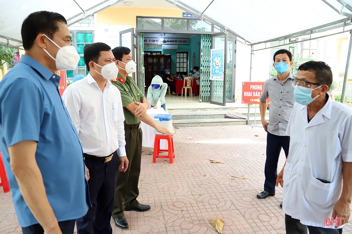 Chủ tịch UBND tỉnh: Bà con giáo dân TP Hà Tĩnh đã chung tay phòng, chống dịch bệnh Covid-19 