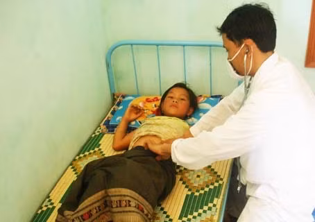 Quân y Biên phòng Hà Tĩnh khám chữa bệnh cho nhân dân bản Thoọng Pẹ (Lào) Quân y Biên phòng Hà Tĩnh khám chữa bệnh cho nhân dân bản Thoọng Pẹ (Lào)