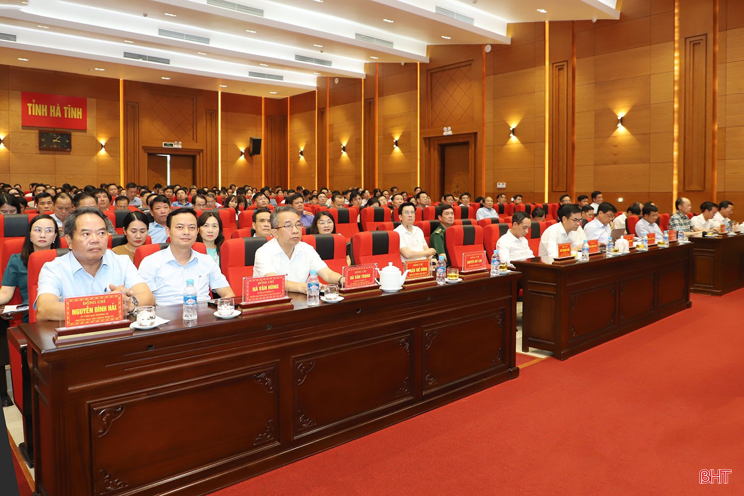 Đại biểu tham dự hội nghị.