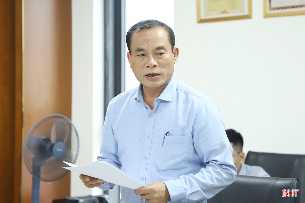 Đồng chí Nguyễn Tiến Dũng - Bí thư Đảng ủy, Chủ tịch HĐND xã Trường Lưu báo cáo tại hội nghị.