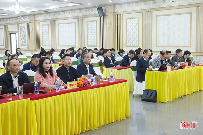 Các đại biểu dự hội nghị.