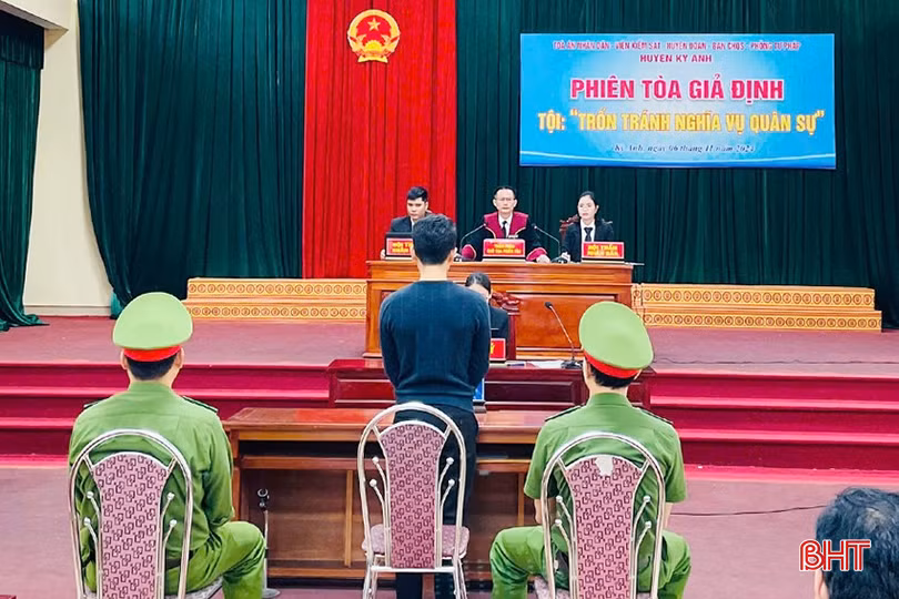 Hội đồng xét xử tiến hành xét hỏi bị cáo Nguyễn Thanh Sơn.