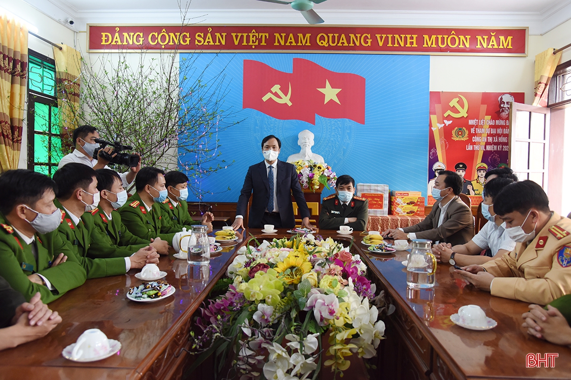 Lãnh đạo tỉnh Hà Tĩnh dâng hương tưởng niệm Chủ tịch Hồ Chí Minh tại Khu di tích Kim Liên