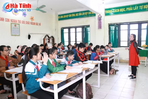 hao hung gio hoc dau nam moi